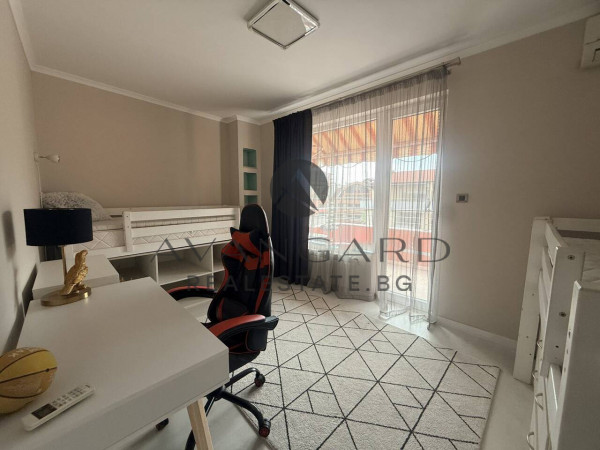 TOP LOCATION !!! THREE-ROOM APARTMENT NEAR H-L LENINGRAD !!! KARSHIYAKA !!! FREE PARKING!!!