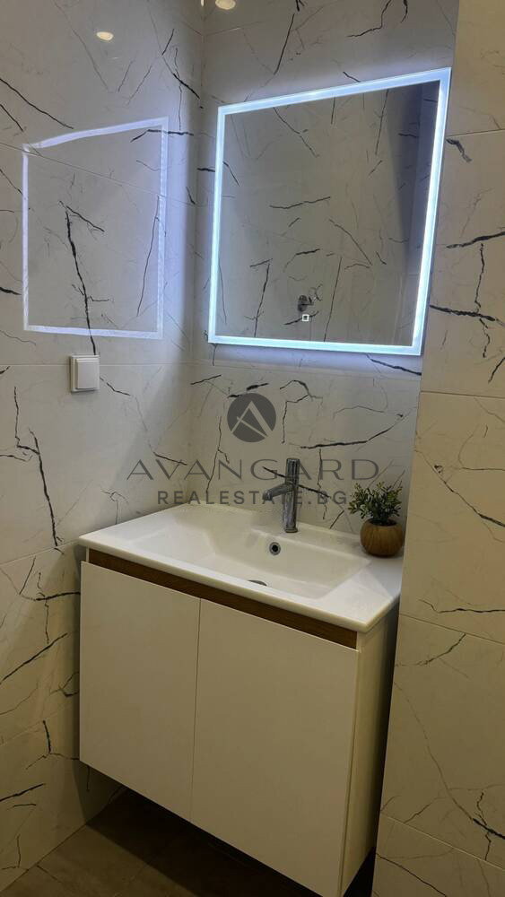 ДВУСТАЕН ОБЗАВЕДЕН / МОЛ ПЛОВДИВ