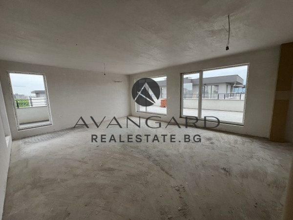 ТРИСТАЕН В ЛУКСОЗНА СГРАДА С АКТ 16