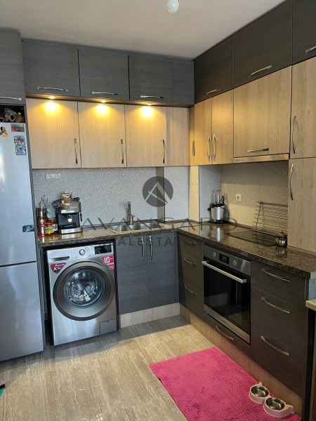 Part -bedroom apartment