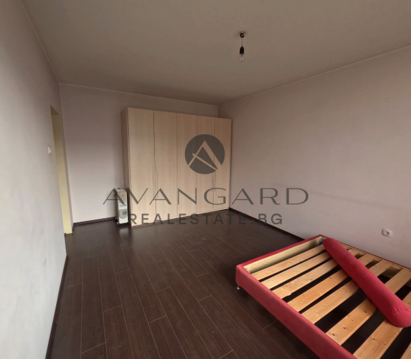 ТРИСТАЕН ОБЗАВЕДЕН АПАРТАМЕНТ! КЮЧУК ПАРИЖ!