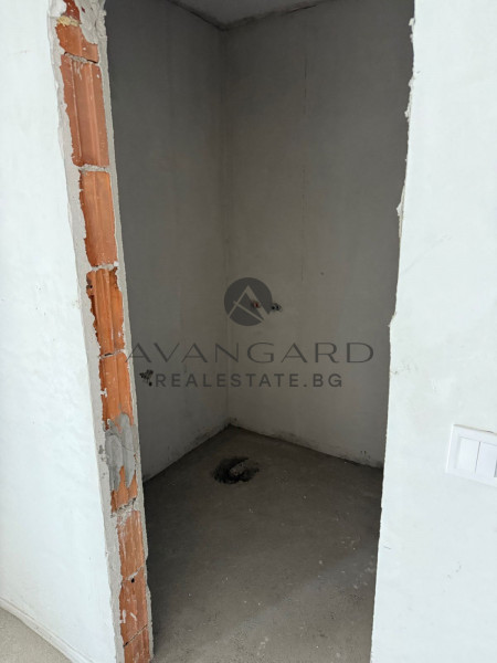 Spacious one -bedroom in front of act16 / Ostromila