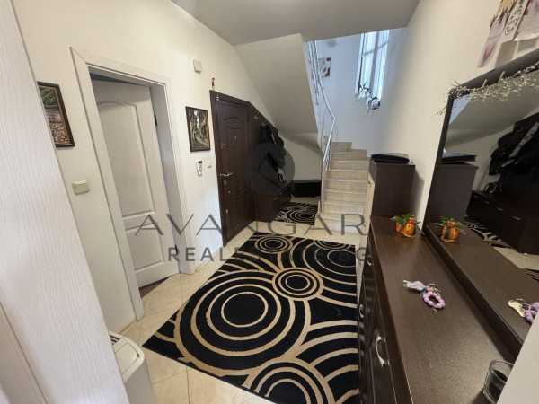 САМОСТОЯТЕЛНА ЛУКСОЗНА КЪЩА С ДВОР  В ОСТРОМИЛА !!!