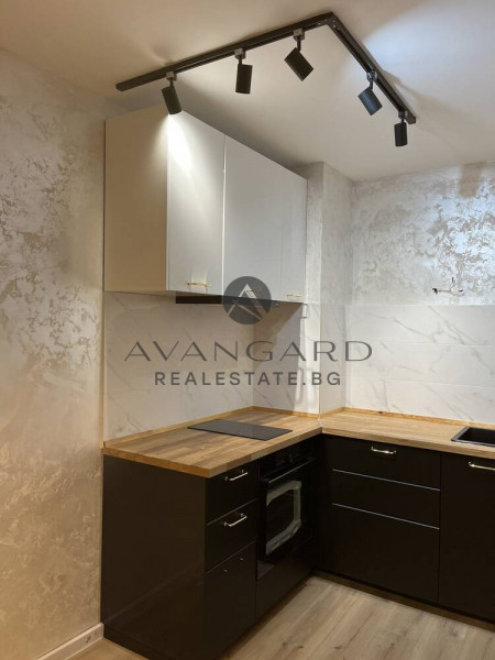 ДВУСТАЕН ОБЗАВЕДЕН АПАРТАМЕНТ С ГАРАЖ В  ОСТРОМИЛА!