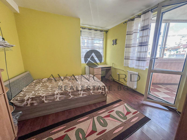 TOP LOCATION / THREE-BEDROOM APARTMENT / FURNISHED / KARSHAIYAKA
