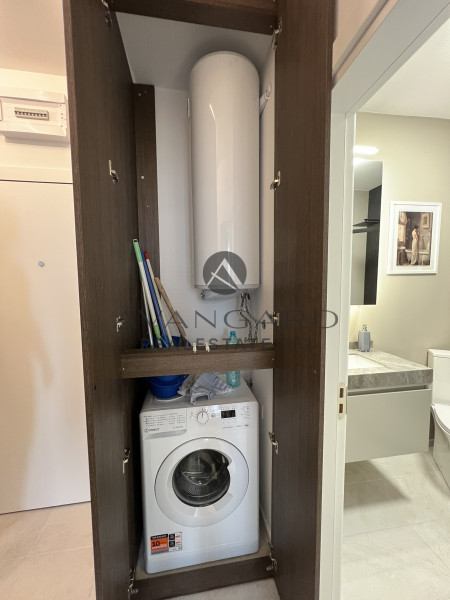 Furnished one -bedroom with parking space in the price!