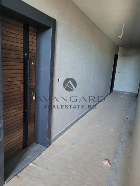Spacious one -bedroom in front of act16 / Ostromila