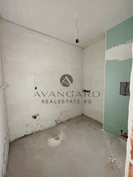 FOUR-BEDROOM APARTMENT NEAR ROWING CANAL