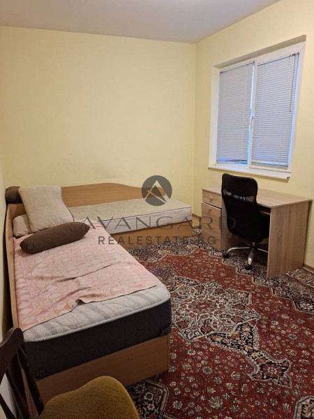 ТРИСТАЕН РЕАЛНА КВАДРАТУРА / КЮЧУК ПАРИЖ