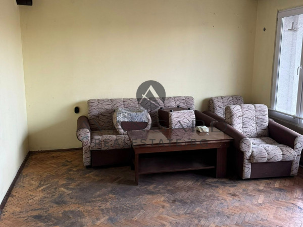 Тристаен РЕАЛНА КВАДРАТУРА