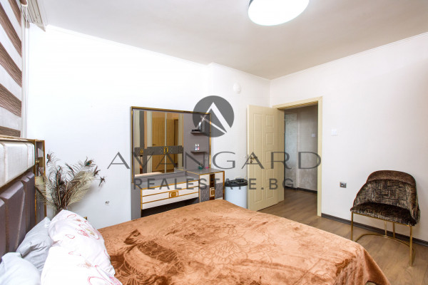 НАПЪЛНО ОБЗАВЕДЕНА къща с ДВЕ спални  в Оризари