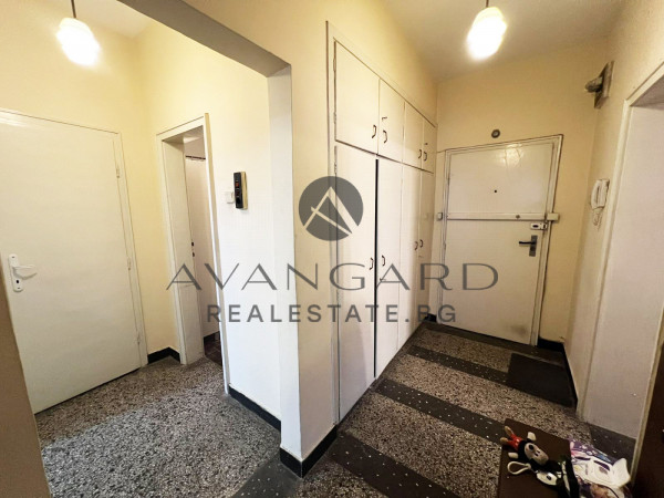 САНИРАН ТРИСТАЕН ДО ПЪЛМЕД !