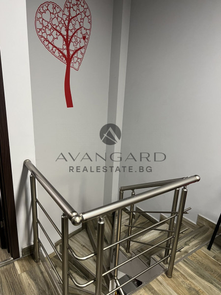 ТЪРГОВСКО ПОМЕЩЕНИЕ / ТОП ЛОКАЦИЯ