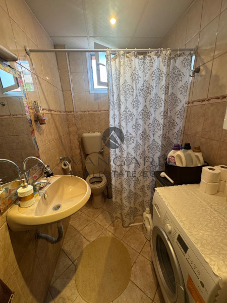 Four -bedroom furnished with a garage in the price! Kyuchuk Paris!