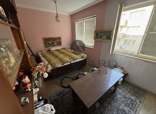 ТОП ЛОКАЦИЯ !!! ПРОСТОРЕН ТРИСТАЕН !!! РЕАЛНА КВАДРАТУРА !!! КЮЧУК ПАРИЖ !!!