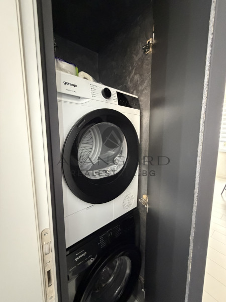 ЛУКСОЗЕН ТРИСТАЕН В МАЛКА СГРАДА !