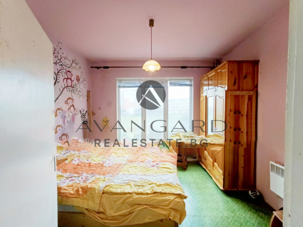 Тристаен РЕАЛНА КВАДРАТУРА / ТРАКИЯ