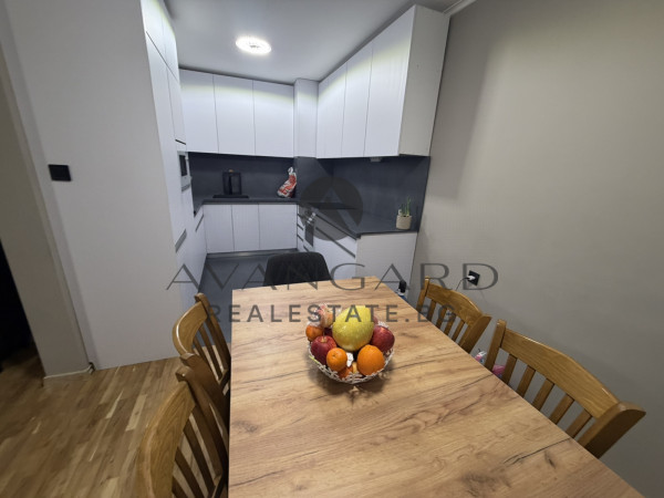 Four -bedroom apartment center east