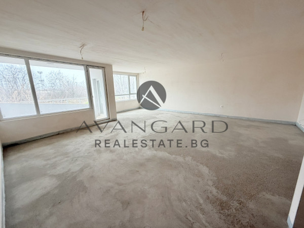 SPACIOUS THREE-ROOM APARTMENT WITH ACT 16 !!