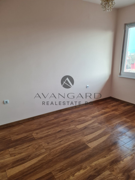 ИЗГОДЕН ТРИСТАЕН АПАРТАМЕНТ! КЪРШИЯКА!