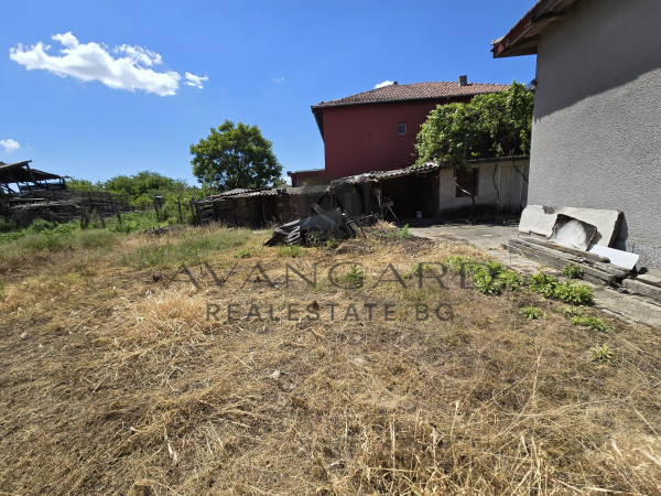 One -storey house in the village of Skutare