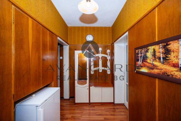 THREE-ROOM APARTMENT WITH REAL SQUARE AREA IN A TOP LOCATION IN KAMENITSA 1!!!