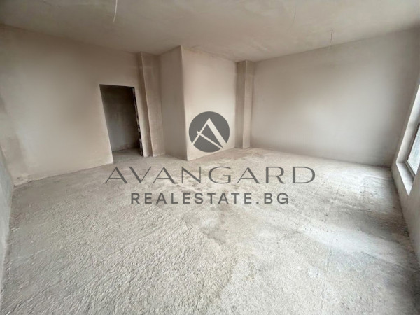 Four-room apartment with three-meter high ceilings