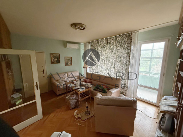 ТРИСТАЕН С ЧЕТИРИ ОТДЕЛНИ СТАИ/ КАСПЕЛА