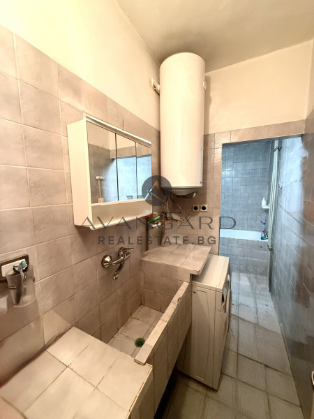 Тристаен РЕАЛНА КВАДРАТУРА ПОЩАТА