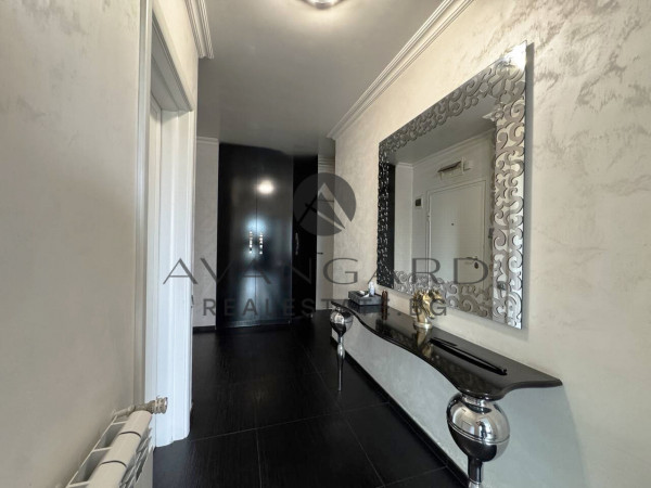 Luxury two -bedroom apartment! Karshiyaka!