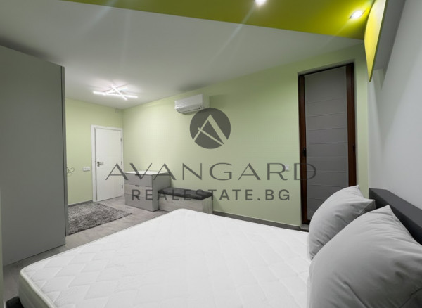 Тристаен обзаведен С ГАРАЖ / Южен