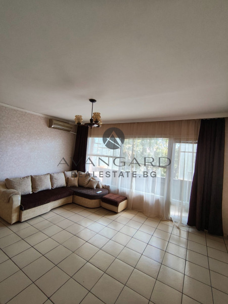Two -bedroom apartment / Kyuchuk Paris