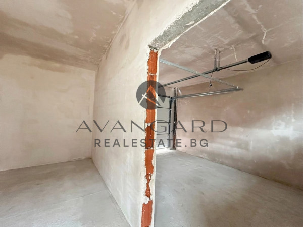 HOUSE WITH YARD AND GARAGE! BELOMORSKI