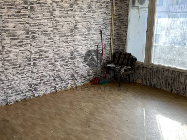 Двустаен м-н Слънчеви лъчи