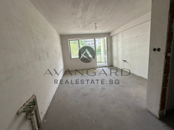 Двустаен с Паркомясто