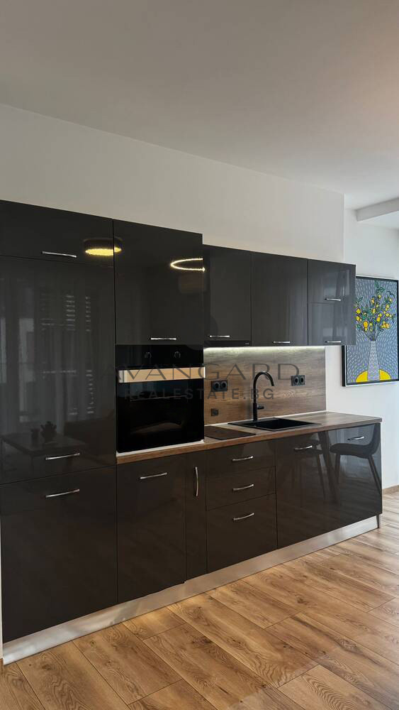 ДВУСТАЕН ОБЗАВЕДЕН / МОЛ ПЛОВДИВ