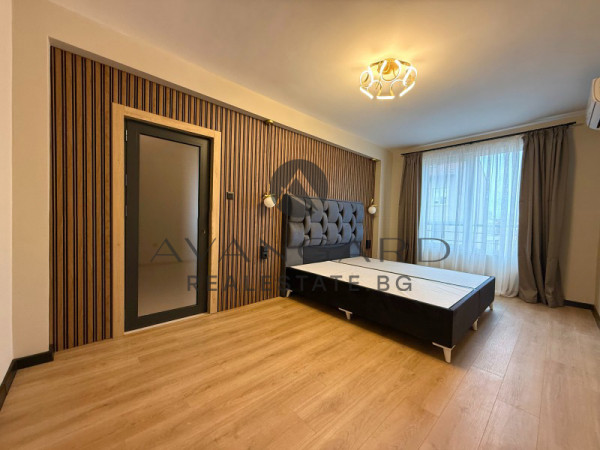 ДИЗАЙНЕРСКИ МНОГОСТАЕН АПАРТАМЕНТ