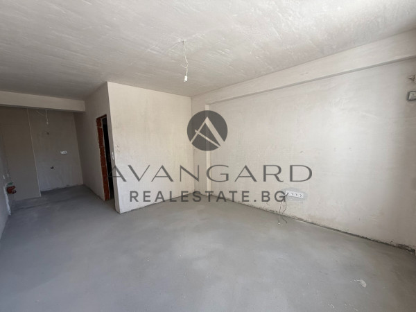 Двустаен Южно изложение среден етаж