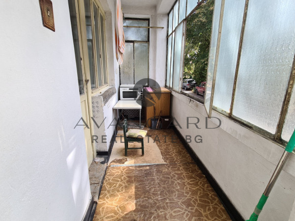 Floor of a House with yard and garage / Smirnenski