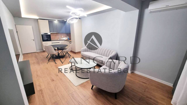 ОБЗАВЕДЕН ТРИСТАЕН / КЪРШИЯКА