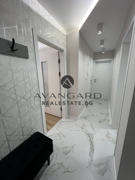 ЛУКСОЗЕН ТРИСТАЕН С ПАРКОМЯСТО !