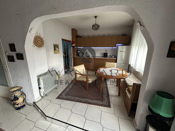 ТРИСТАЕН С РЕАЛНА КВАДРАТУРА !