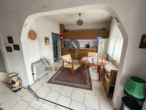 ТРИСТАЕН С РЕАЛНА КВАДРАТУРА !