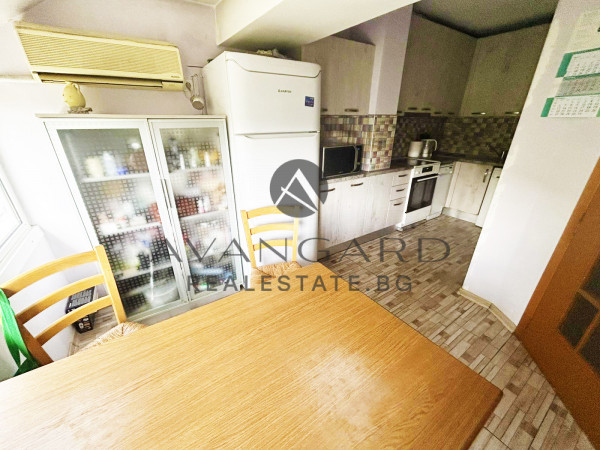 Four -bedroom maisonette Saturday market