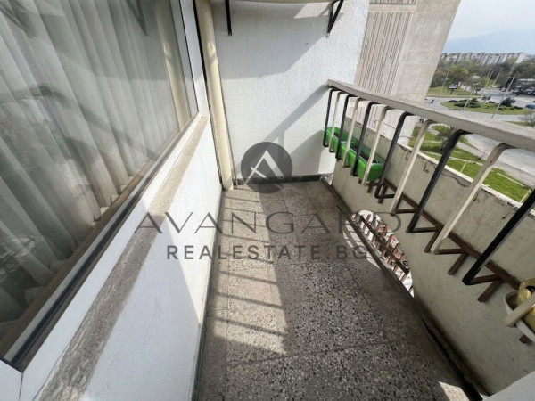 THREE-ROOM APARTMENT WITH FOUR SEPARATE ROOMS! THRACIA