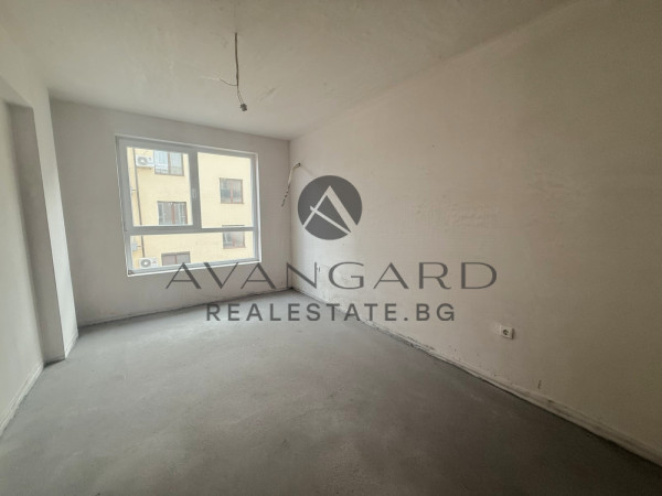 ТРИСТАЕН АПАРТАМЕНТ С ГАРАЖ В ЛУКСОР 5! ОСТРОМИЛА!