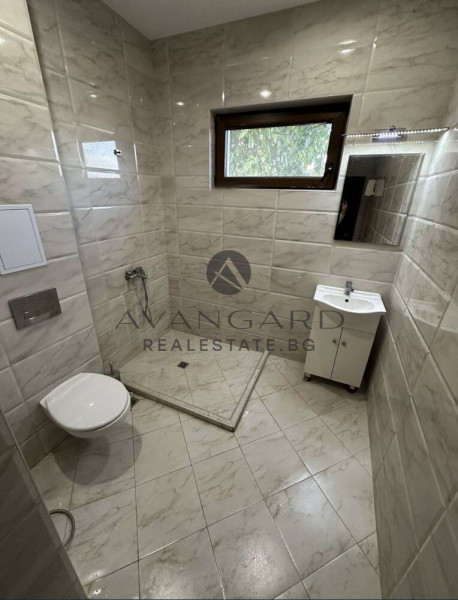 ОБЗАВЕДЕНА КЪЩА В с.БРЕСТНИК