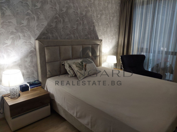 ДВУСТАЕН ОБЗАВЕДЕН АПАРТАМЕНТ С ПАРКОМЯСТО!