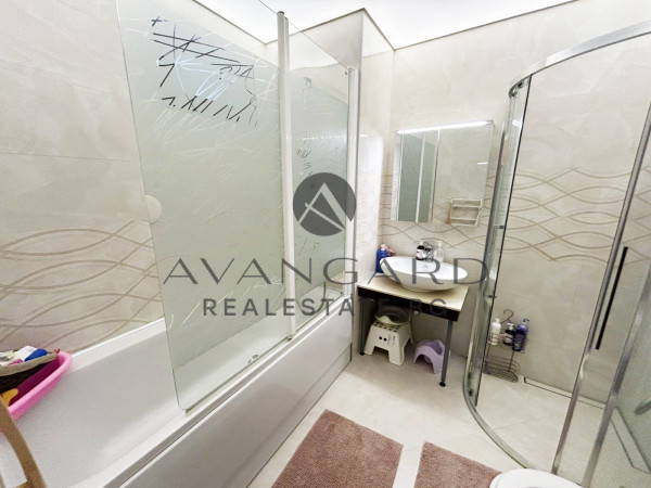 Обширен ТРИСТАЕН ПАНАИРА