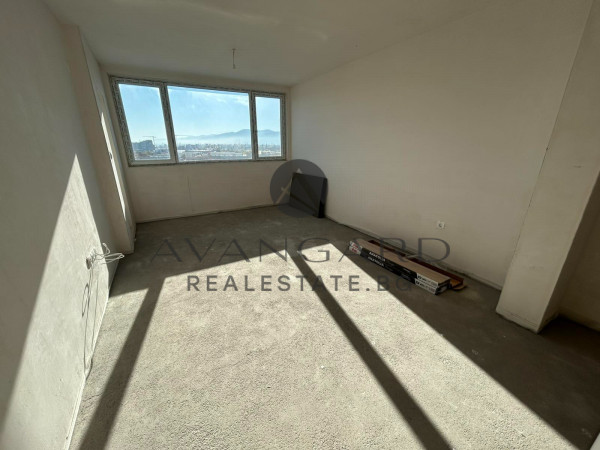 Тристаен СЪДИЙСКИ